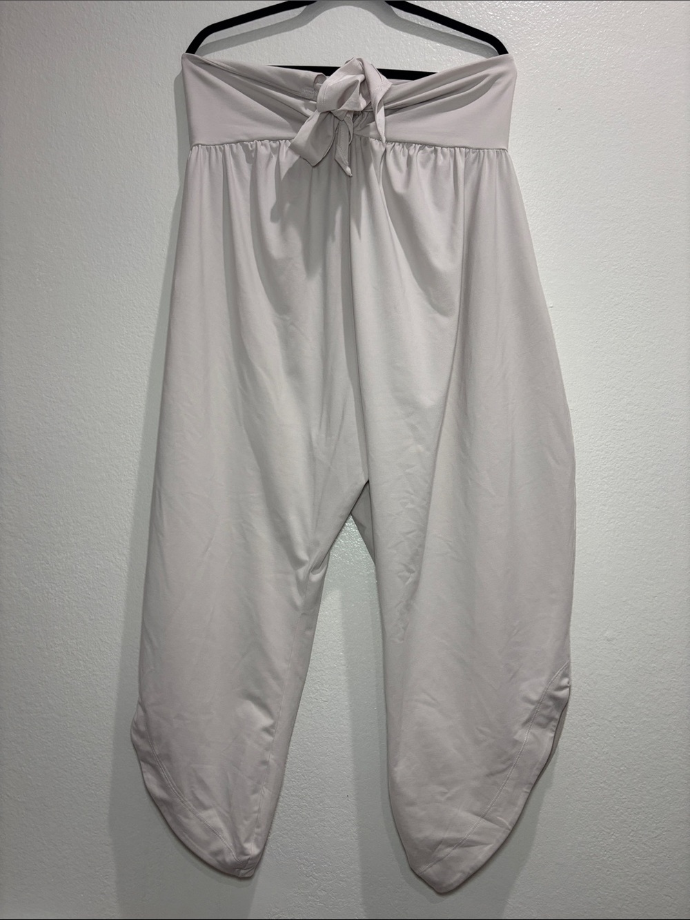 FP movement retreat yoga pants in tofu - Picture 4 of 7
